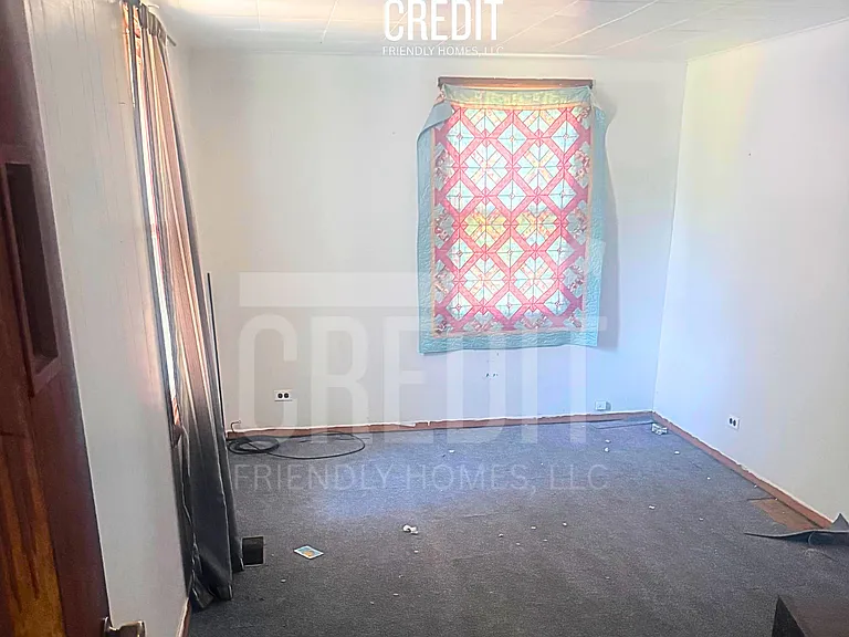 113 S Poplar St — Photo 8