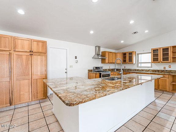 5th image of 881 N Fleetwood Ln