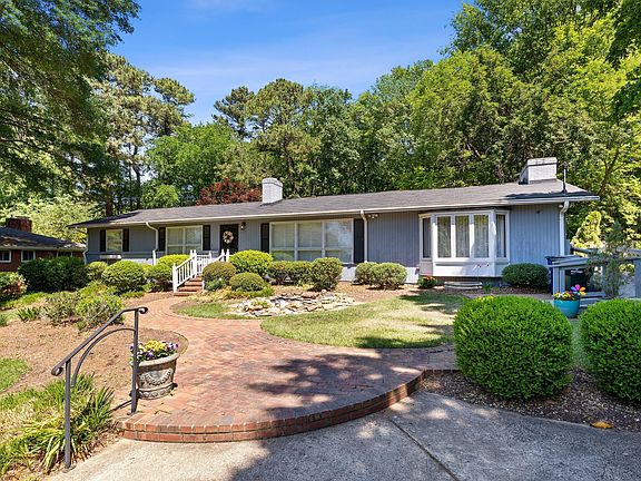 3rd image of 3211 Plantation Rd