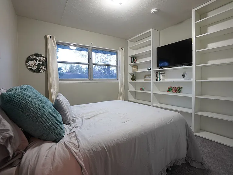 1200 Oakhurst Dr — Photo 11