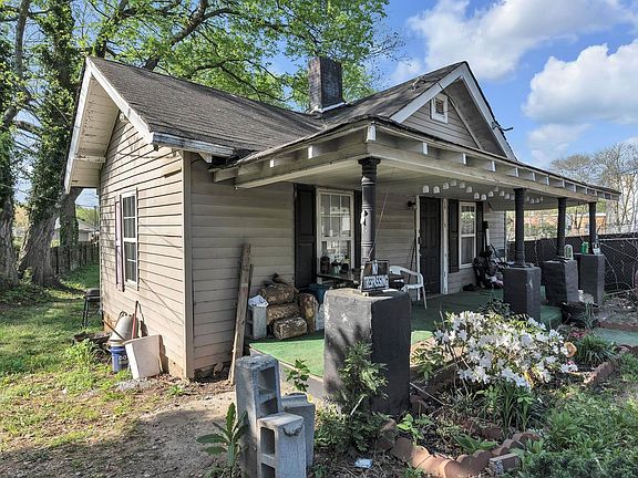 2nd image of 1001 W Bramlett Rd