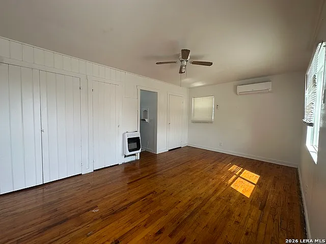 Studio, 1.0 bath, 550 sqft, $800 — Photo 3