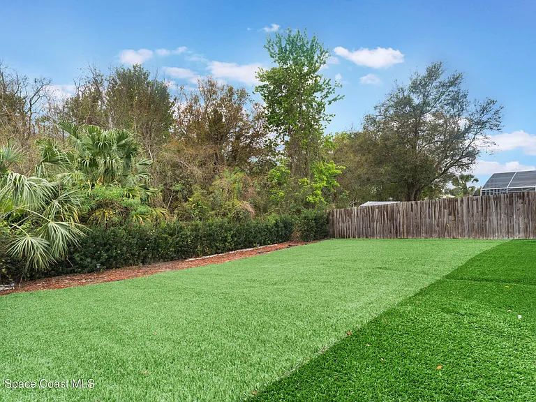 Eagle Peak Dr — Photo 22