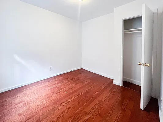 Rented by Kahen Properties | media 11