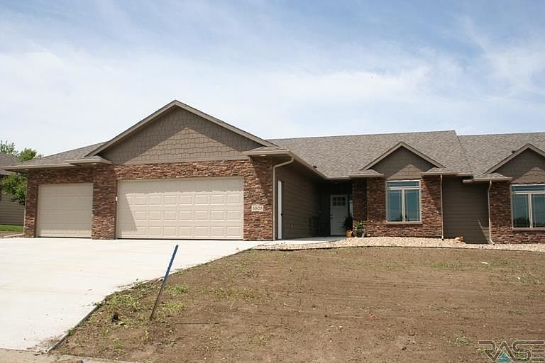 2nd image of 5503 S Jaren Lee Pl