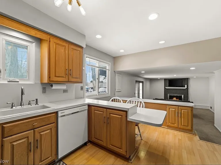 6728 Edgemoor Ave — Photo 10