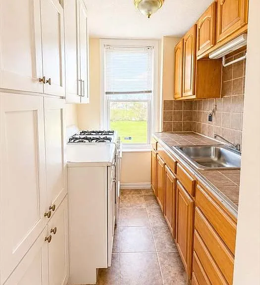 185 Stevens St #1 — Photo 5