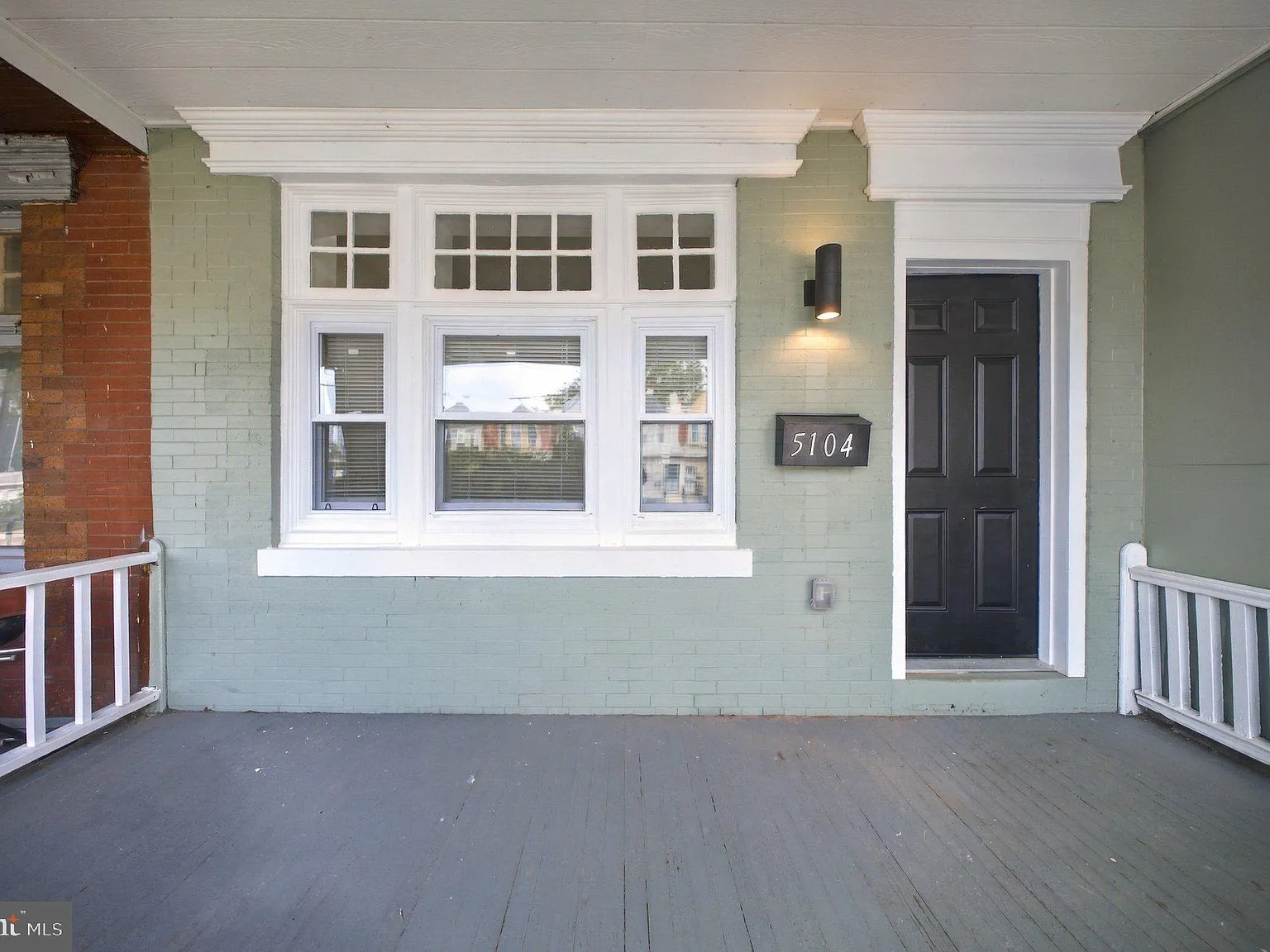 3 bed, 1.5 bath, 1362 sqft, $2,400 — Photo 2