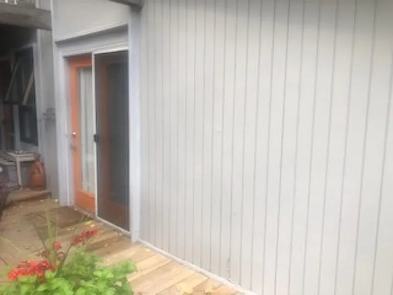apartment entry, east