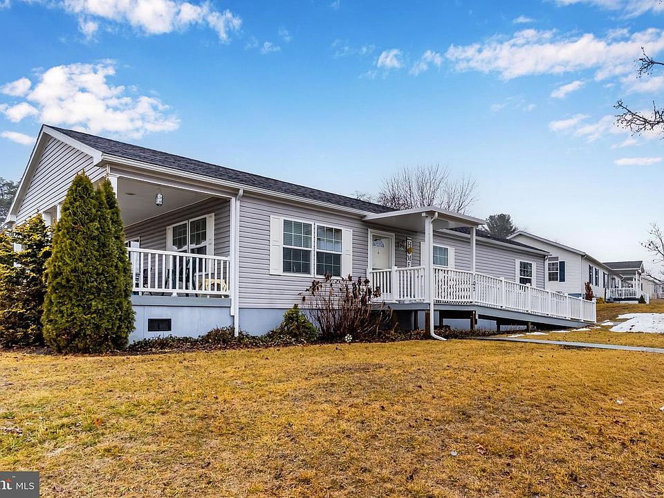 1st image of 102 Oriole Dr