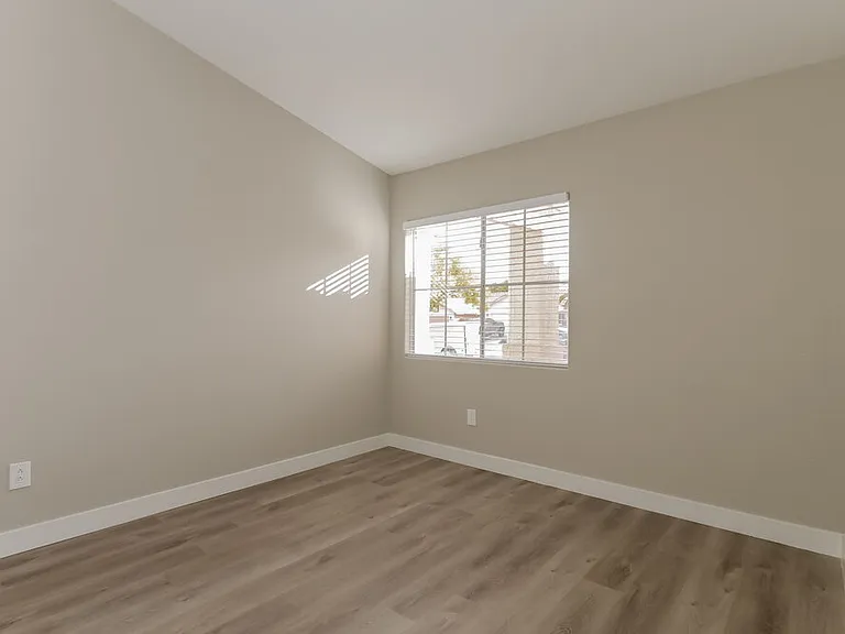 1212 Autumn Ridge Cir — Photo 11