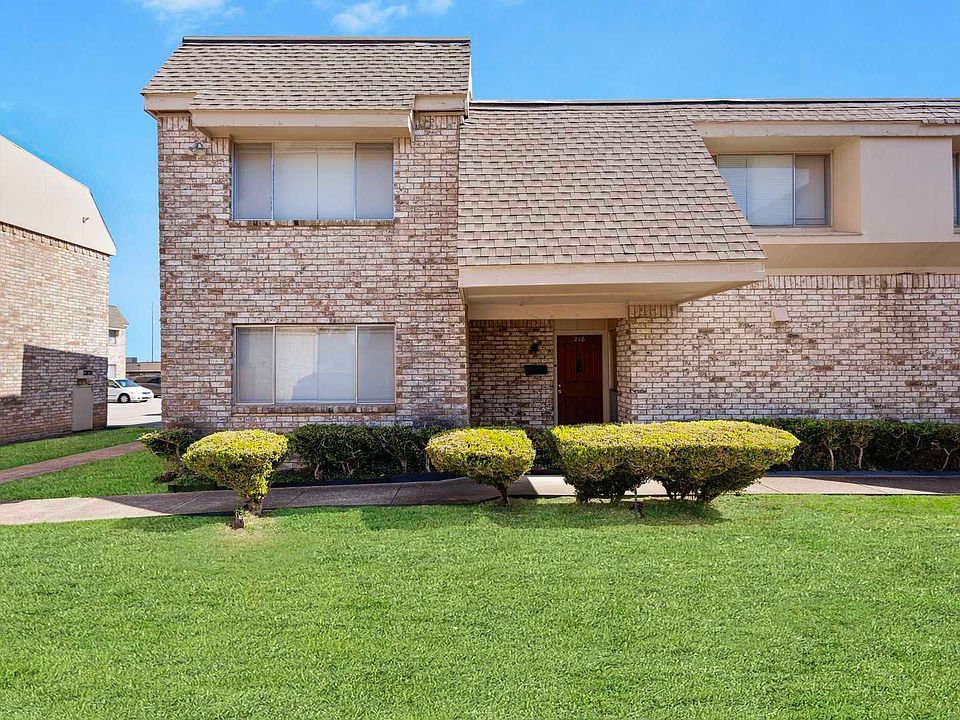 1st image of 218 Village North Dr #218
