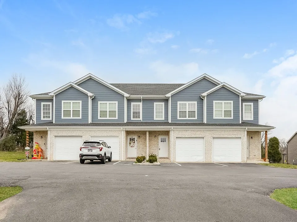 216 Moss View St