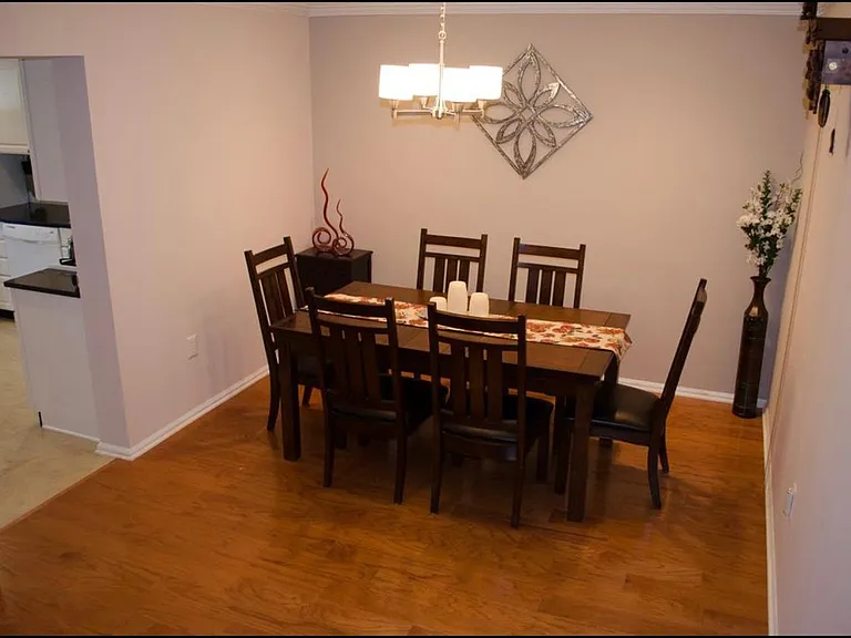 16 Prescott Ct — Photo 1