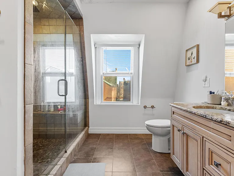 536 E 4th St #2 — Photo 9