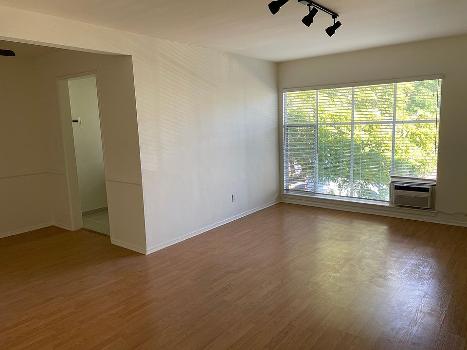 1st image of 8253 Norton Ave