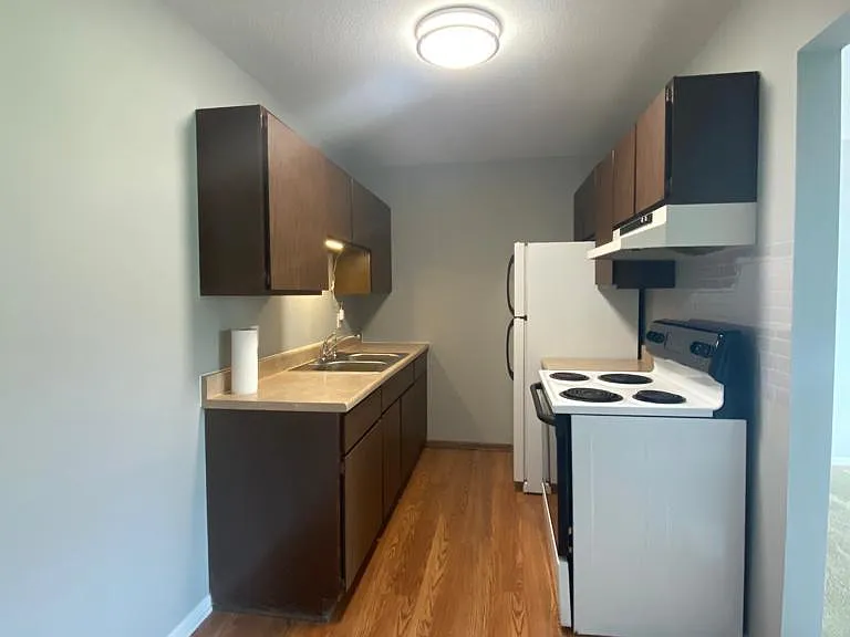 5215 Main St E #2 — Photo 6