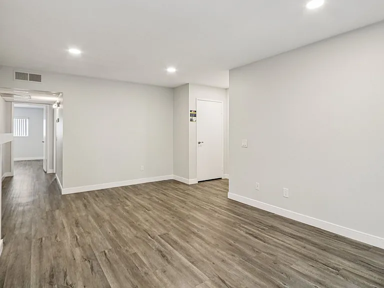 960 N. Alfred — Photo 38