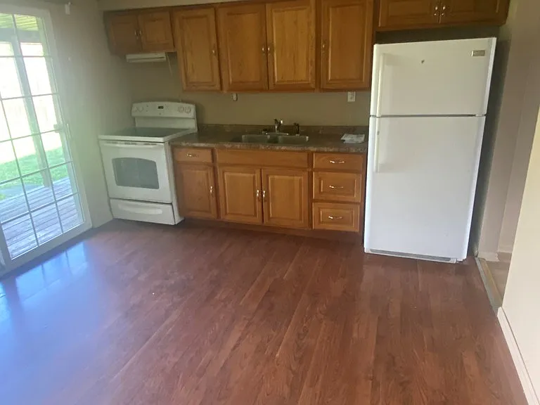 221 Washington Ave — Photo 4