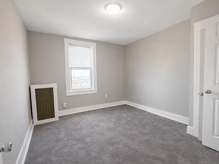 1215 N Ellwood Ave — Photo 11