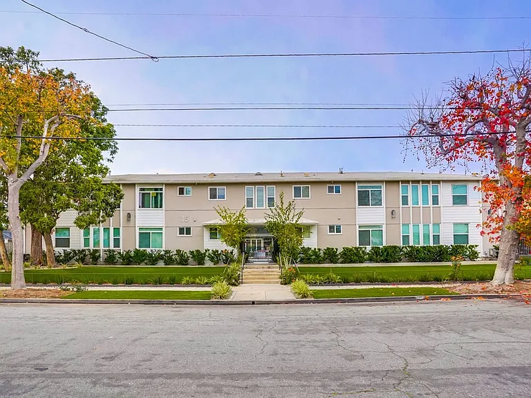 115 N Eastwood Ave — Photo 3