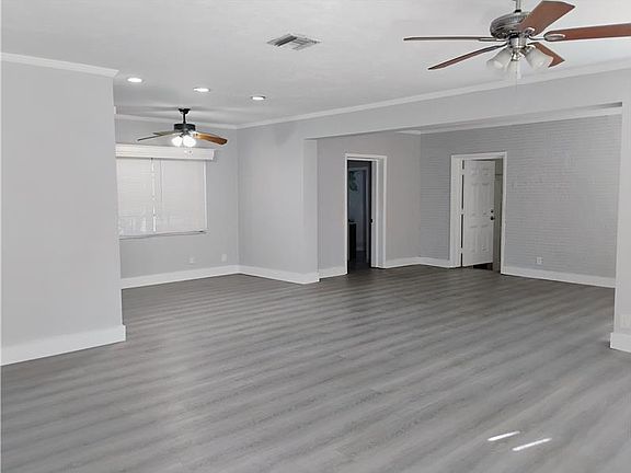 3rd image of 2600 SW 9th Ave