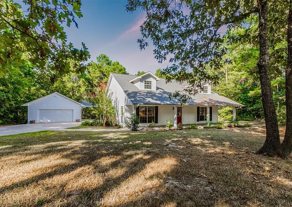1st image of 60 Dogwood Ln