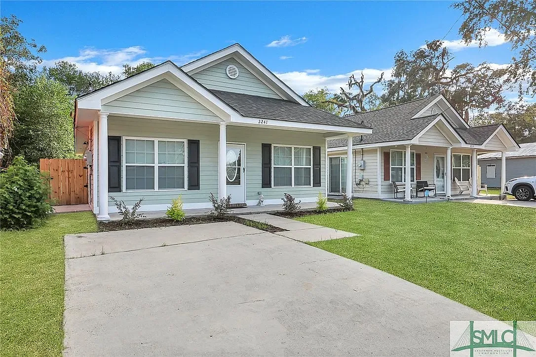 3 bed, 1350 sqft, $2,400 — Photo 1
