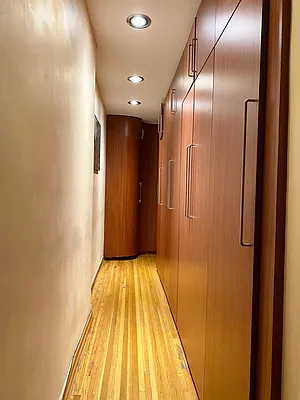 Sold by Maximillion Realty, Inc. | media 24