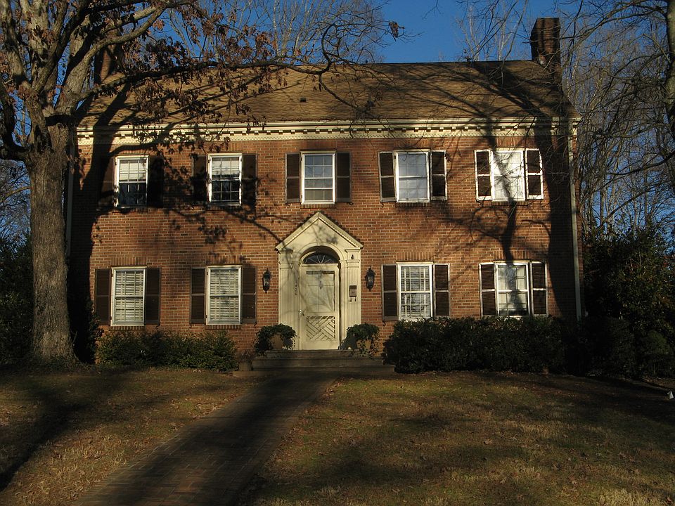 1st image of 1426 Robin Hood Pl