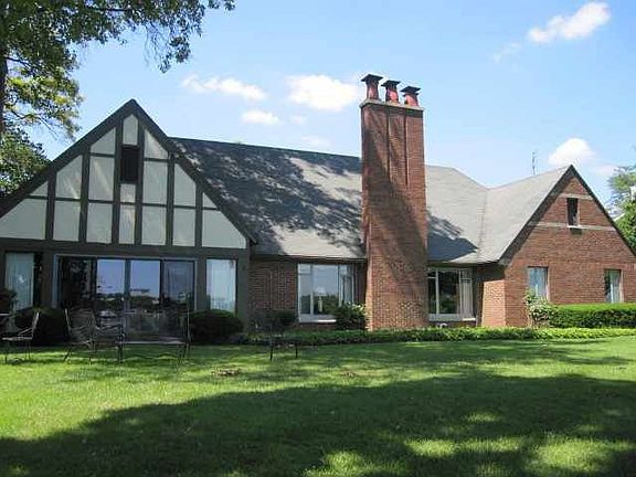 2nd image of 2715 Greenleaf Blvd