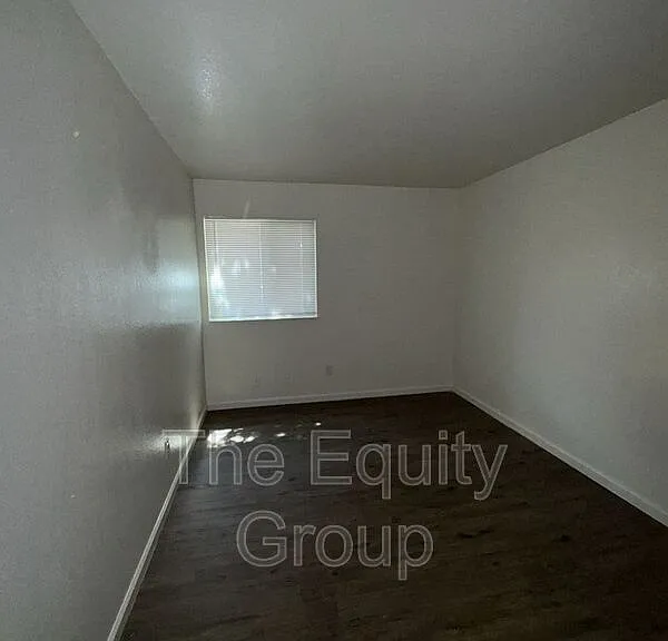 1326 W Elowin Ave — Photo 15
