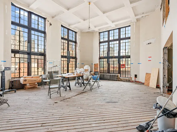 5 Tudor City Place image 2 of 23