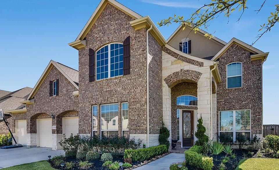 1st image of 25739 Oakwood Knoll Dr