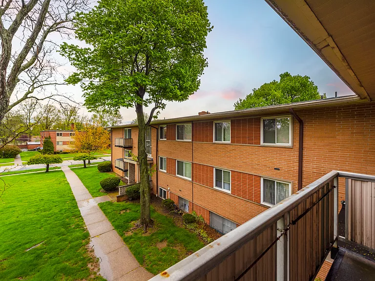 22081 River Oaks Dr #B8 — Photo 21