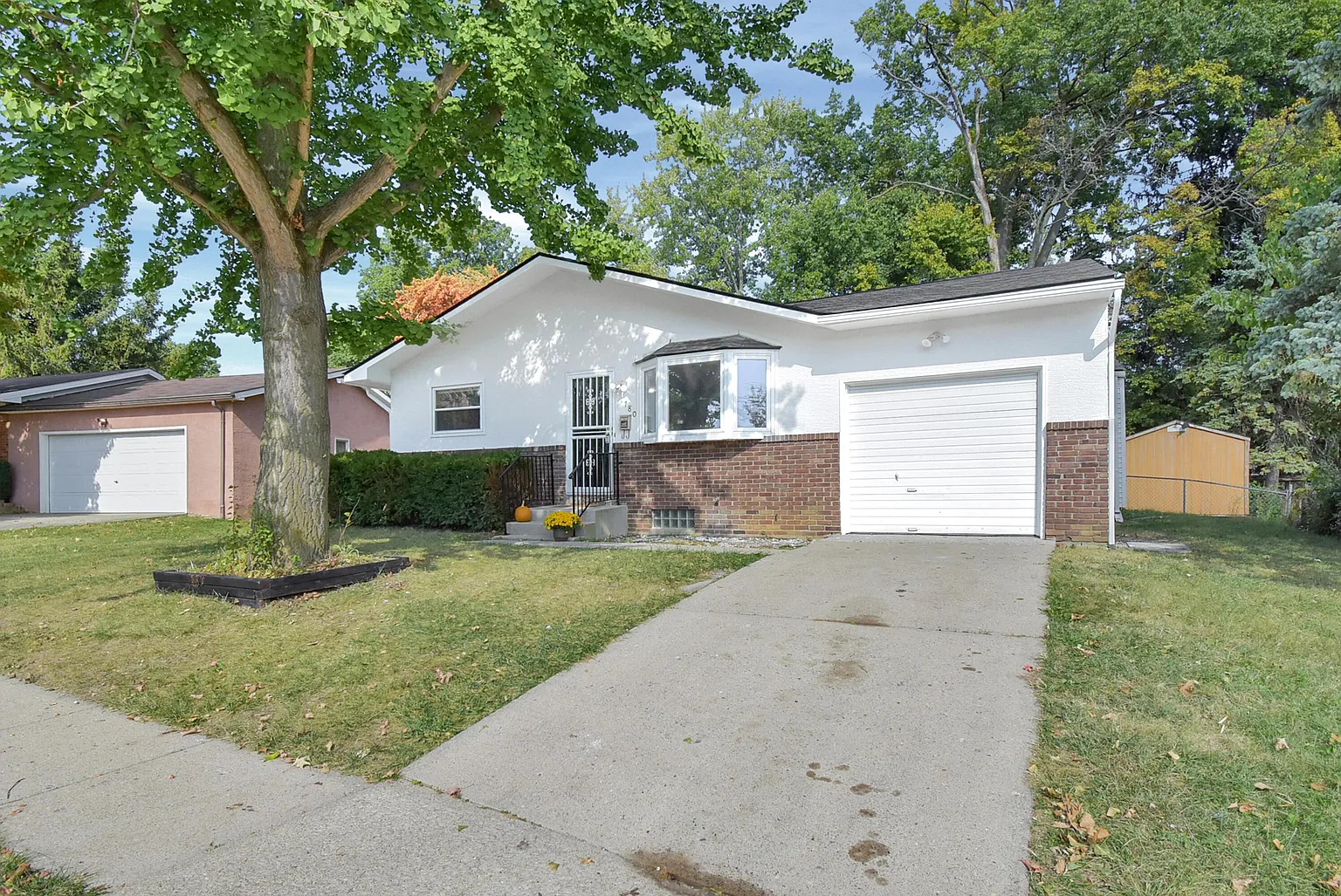 1780 Ormond Ave photo 1