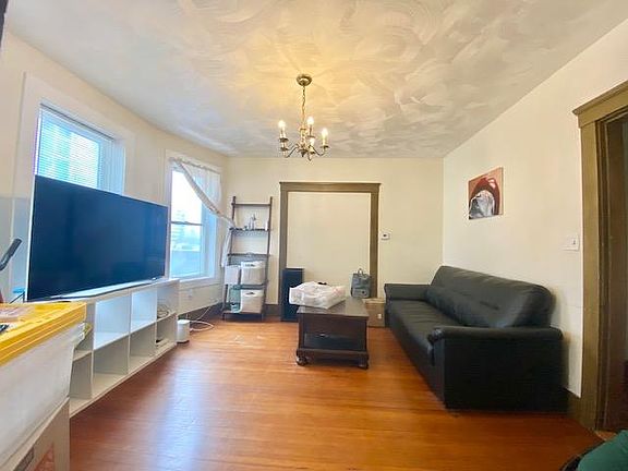 4th image of 5 S Waverly St