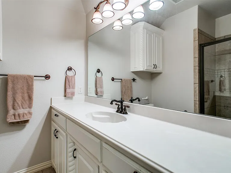 1805 Castle Ct — Photo 24