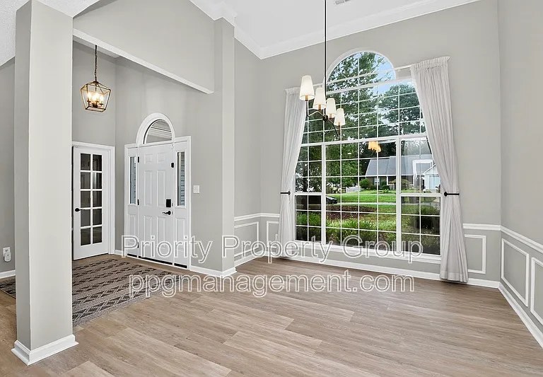 9118 Pine Springs Ct — Photo 5