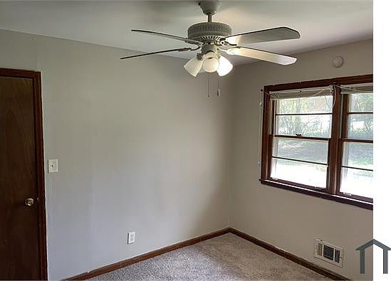 5th image of 1359 Oakview Cir