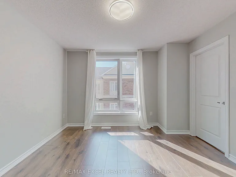 11 Chicago Ln — Photo 15