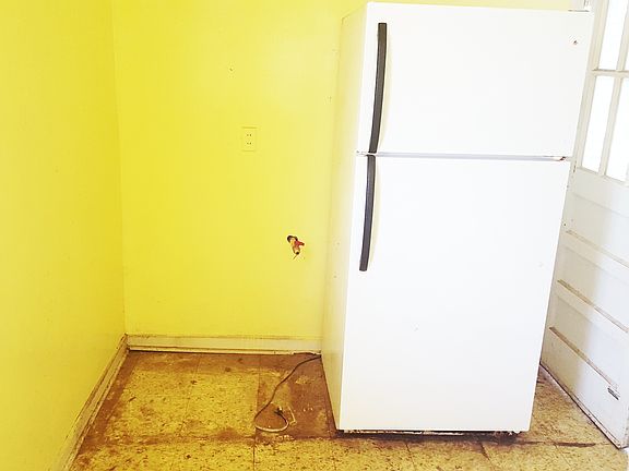 3rd image of 1173 Bradbury Dr