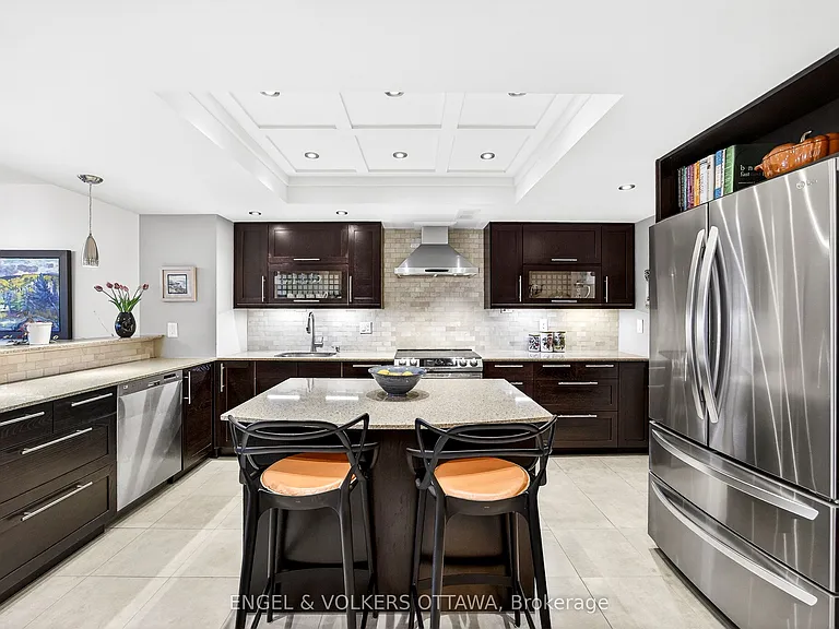 160 George St #2404 — Photo 18