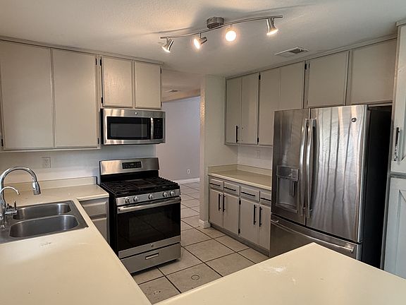 5th image of 29639 Greenhill Dr