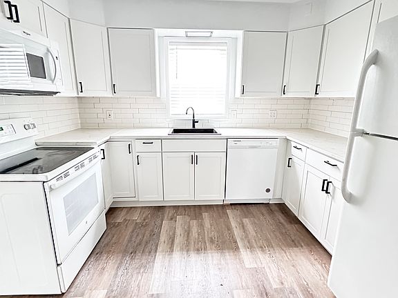 4th image of 83 E Benjamin Dr