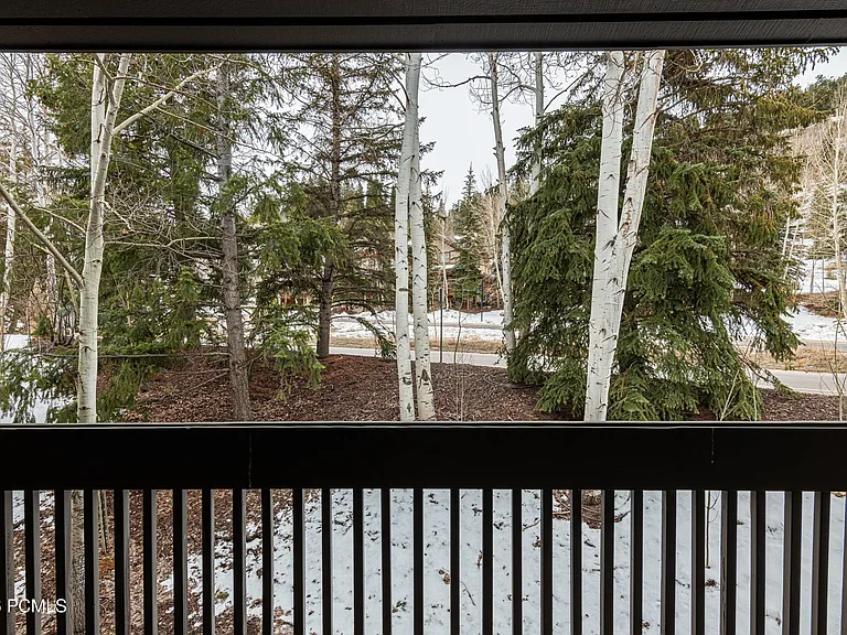 1525 Lakeside Cir — Photo 10