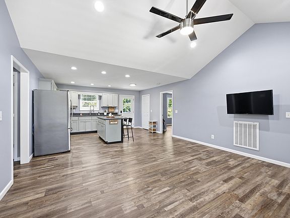 4th image of 2704 Quarles Rd