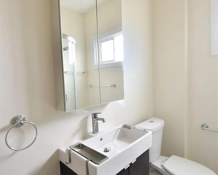 Los Robles Apartments — Photo 25