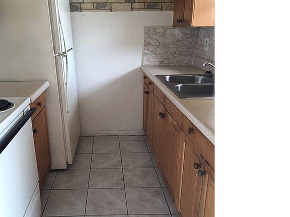 4th image of 5741 SW 36th Ct #A