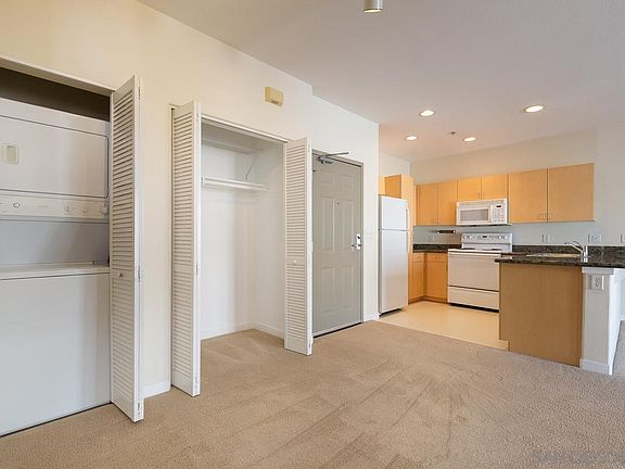 5th image of 1501 Front St Unit 418
